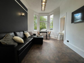 Modern 1BR West End Flat